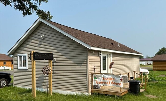 Plus de détails pour 13730 County 9, Solway, MN - Commerce de détail à vendre
