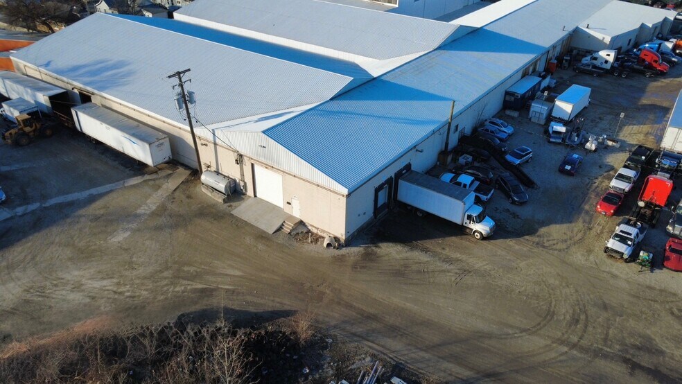 807 4th Ave, Joliet, IL à louer - Photo du bâtiment - Image 2 de 17