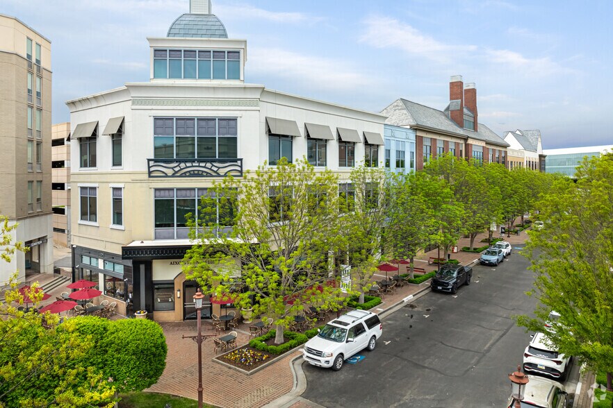 11551 Ash St, Leawood, KS à louer - Photo du bâtiment - Image 3 de 16