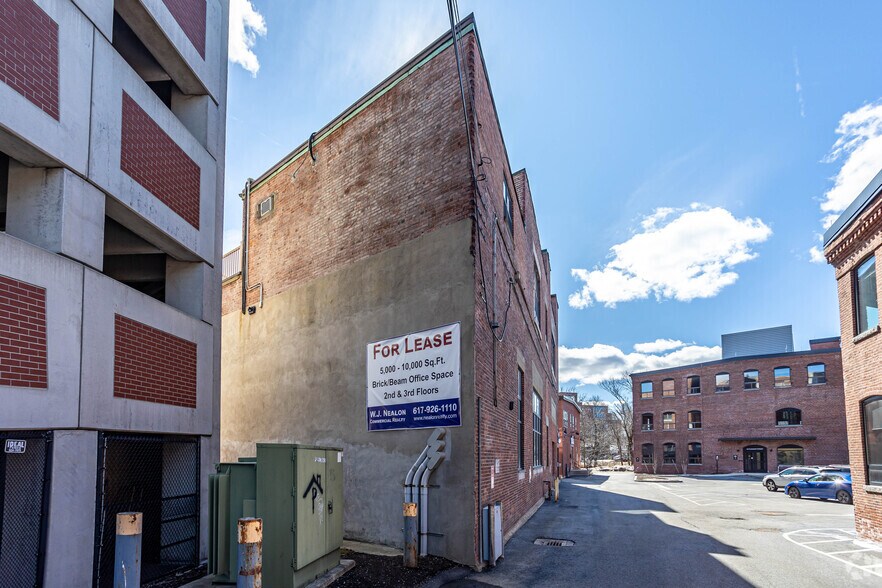 1 Brook St, Watertown, MA à louer - Photo du bâtiment - Image 3 de 6