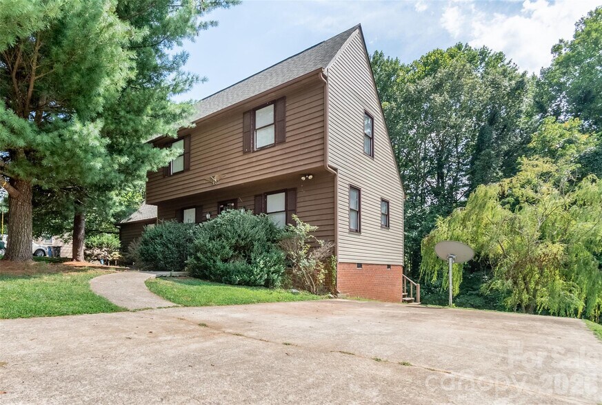 405 Holland Cir, Statesville, NC à vendre - Photo principale - Image 1 de 1