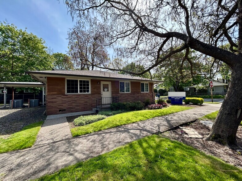 595 W 8th Ave, Eugene, OR à louer - Photo du bâtiment - Image 2 de 8