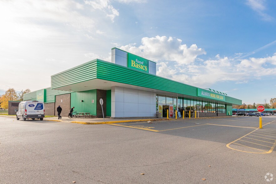 2425 Truscott Dr, Mississauga, ON à vendre - Photo principale - Image 1 de 1