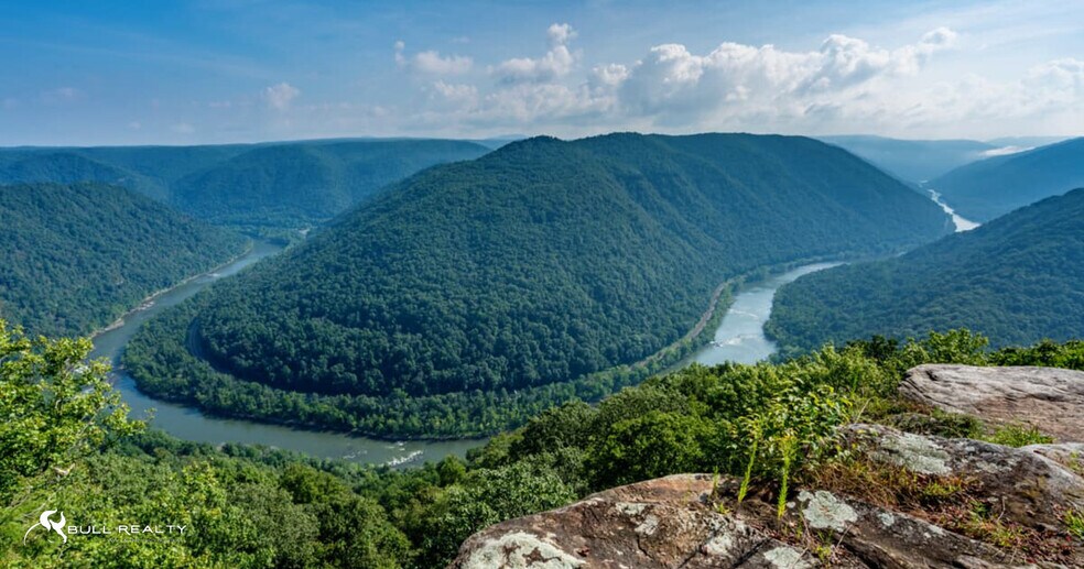 1 Shumate Falls, Rich Creek, VA à vendre - Photo du bâtiment - Image 3 de 61