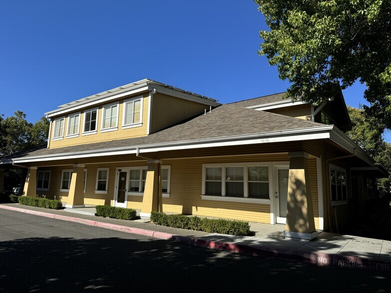525 E Cotati Ave, Cotati, CA à vendre - Photo du bâtiment - Image 2 de 17