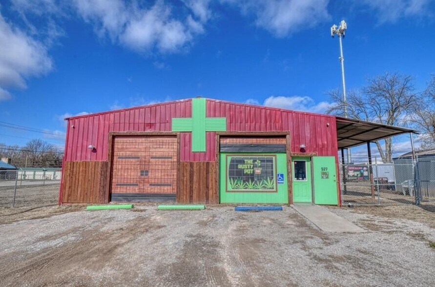 529 Eel River St, Purcell, OK à vendre - Photo du bâtiment - Image 2 de 11