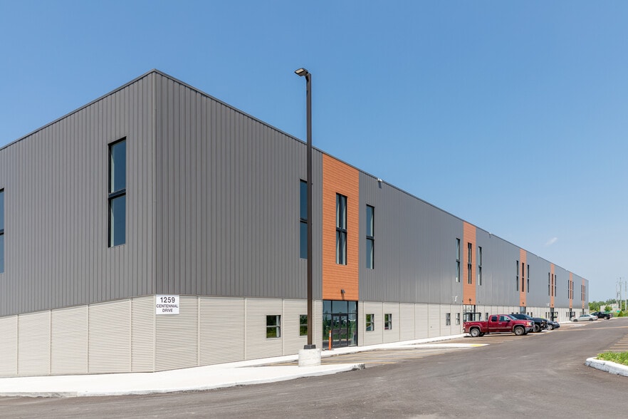 1259 Centennial Dr, Kingston, ON à louer - Photo du bâtiment - Image 2 de 15