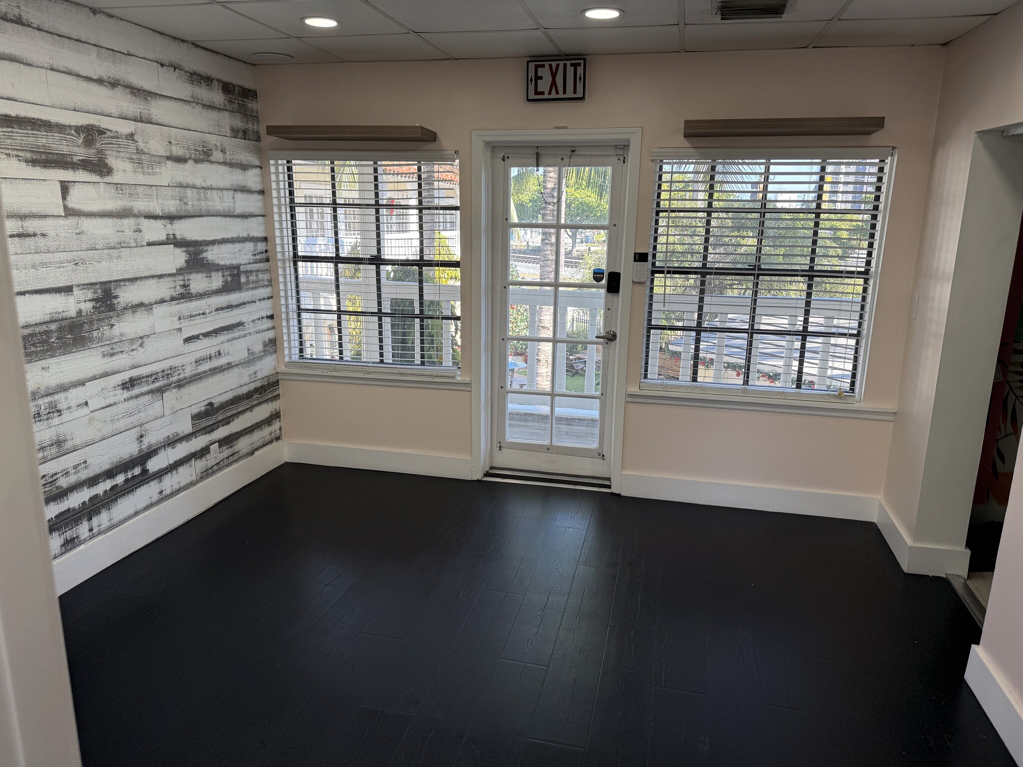 901 Progresso Dr, Fort Lauderdale, FL for lease Interior Photo- Image 1 of 6