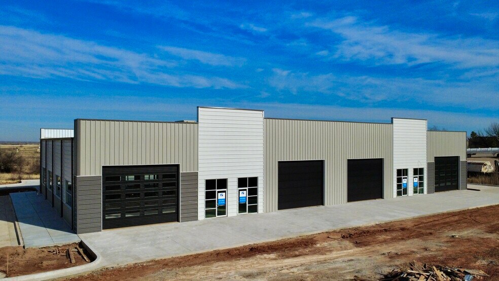 11725 N Morgan Rd, Yukon, OK à louer - Photo du bâtiment - Image 2 de 7
