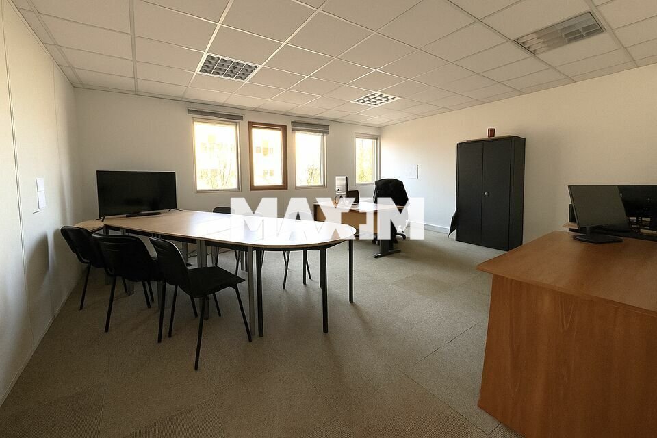 14 I Rue Pierre De Coubertin, Dijon for lease Interior Photo- Image 1 of 8