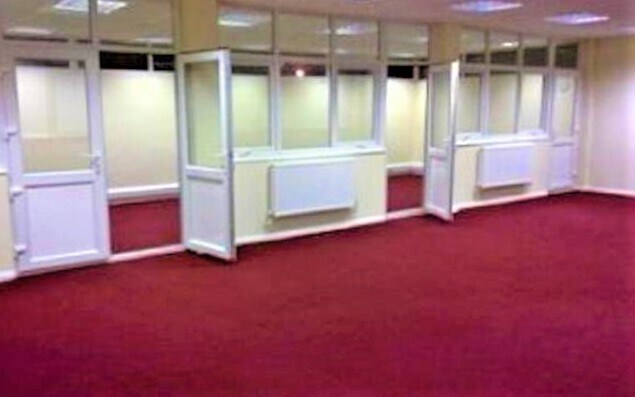 Amberley Way, Hounslow à louer - Photo du bâtiment - Image 3 de 8