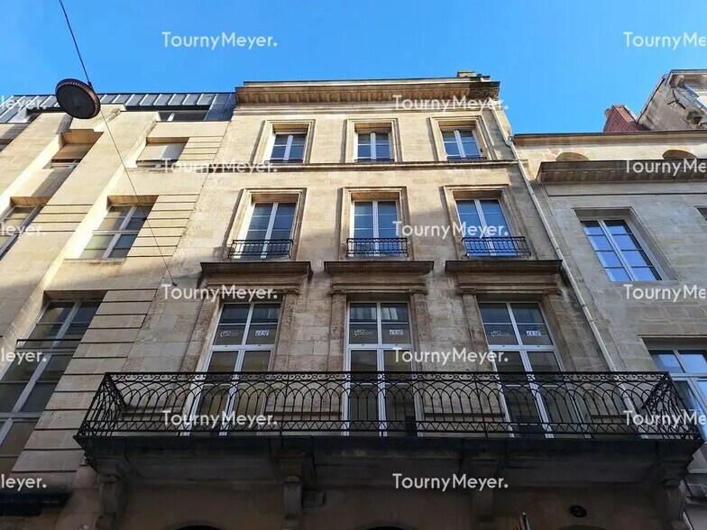 Office in Bordeaux for lease - Building Photo - Image 1 of 8