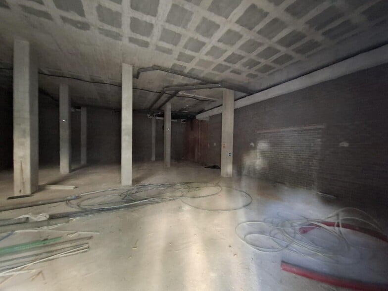 Retail in València for lease - Building Photo - Image 3 of 6