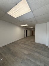 591-599 NW 71st St, Miami, FL à louer Photo intérieure- Image 2 de 5