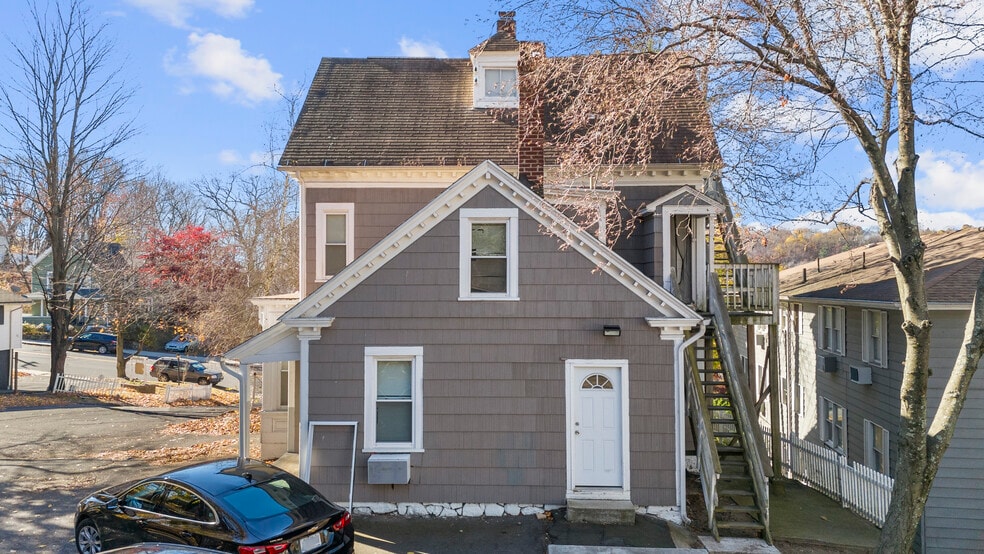 Piedmont & E Main portfolio of 2 properties for sale on LoopNet.ca - Building Photo - Image 3 of 31