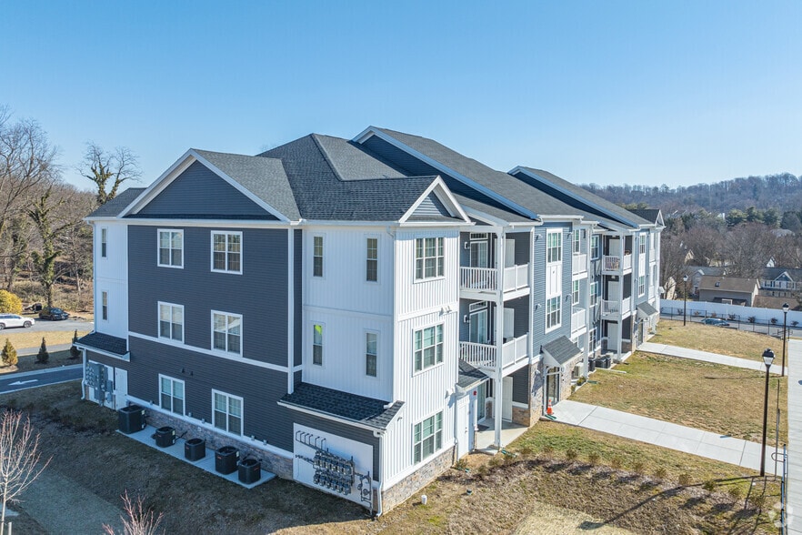 41 Wttr Ln, Westminster, MD for sale - Primary Photo - Image 1 of 36