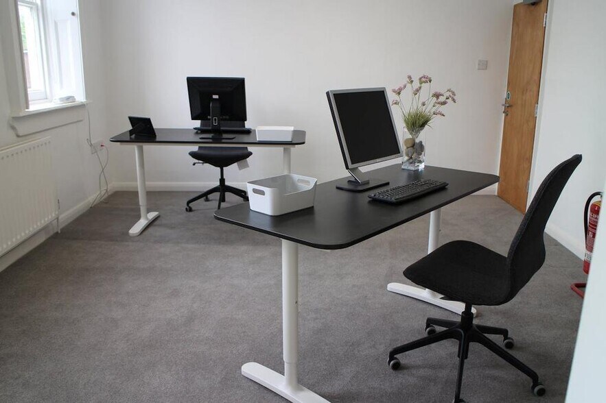 High St, Woking à louer - Photo du bâtiment - Image 2 de 4