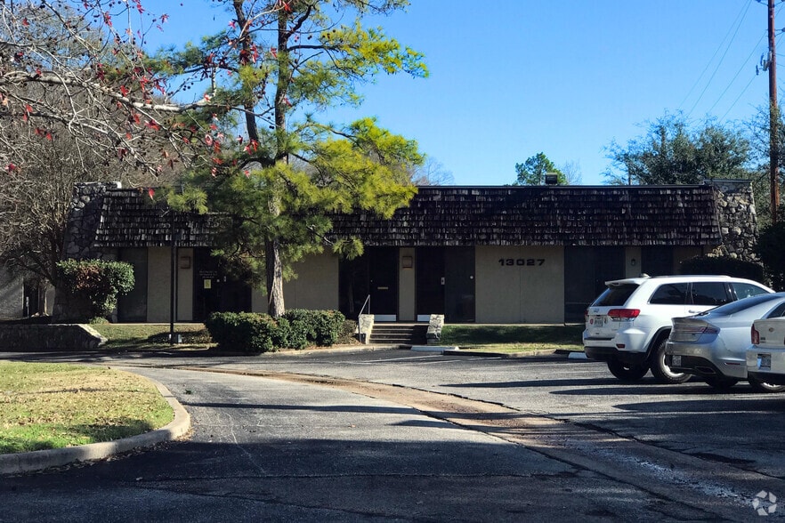 13037 Champions Dr, Houston, TX for sale - Primary Photo - Image 1 of 1