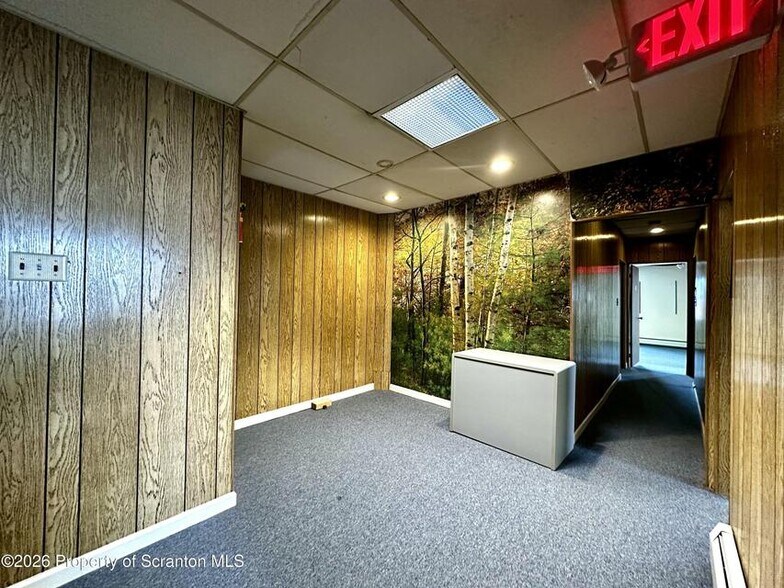 207 E Drinker St, Scranton, PA for lease - Building Photo - Image 2 of 11