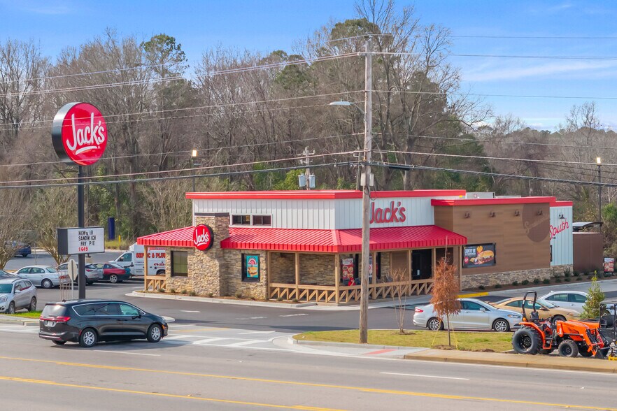 730 S Harris St, Sandersville, GA à vendre - Photo du bâtiment - Image 2 de 5