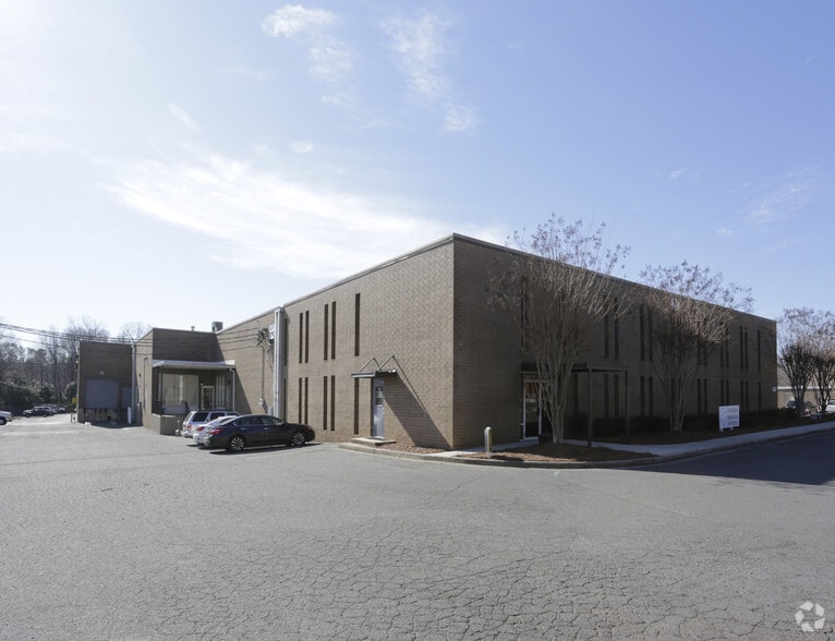 624 Matthews Mint Hill Rd, Matthews, NC for lease - Building Photo - Image 2 of 7