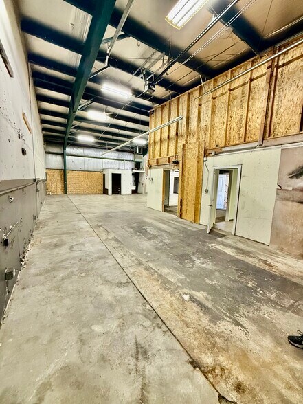 1805 Industrial Park Dr, Normal, IL à louer - Photo du bâtiment - Image 2 de 18