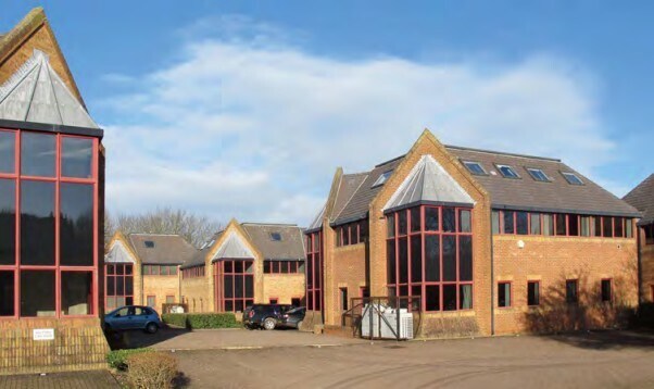 Welton Rd, Swindon à louer - Photo du bâtiment - Image 2 de 3