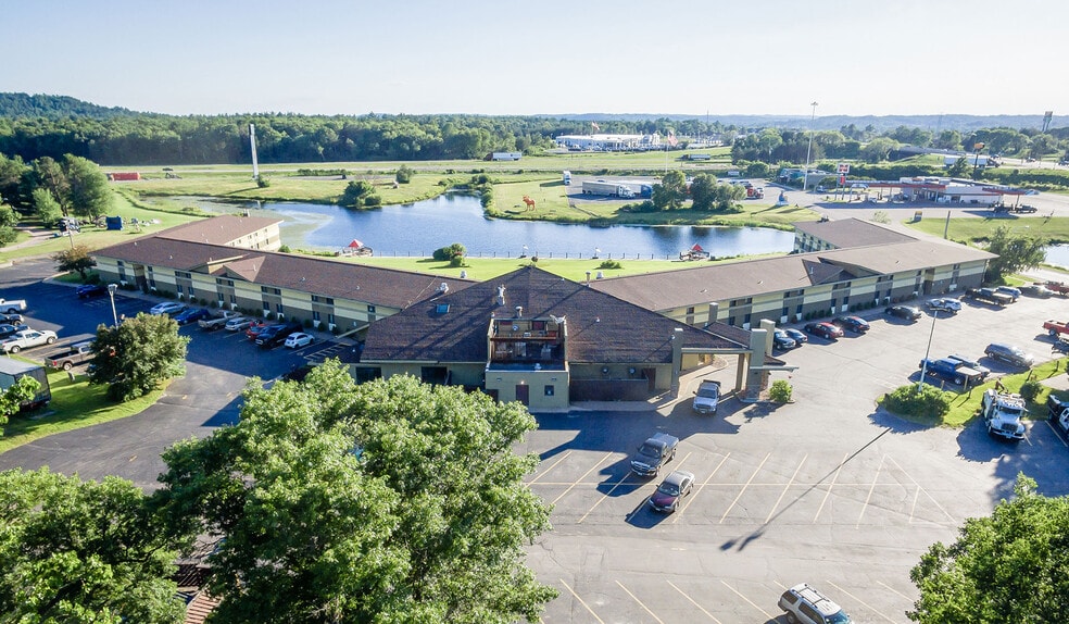 600 Oasis Rd, Black River Falls, WI for sale - Primary Photo - Image 1 of 17