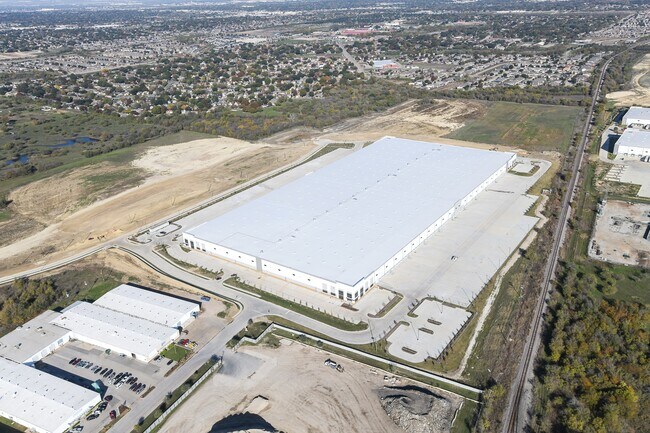 Plus de détails pour 9401 Hemphill St, Fort Worth, TX - Industriel à louer
