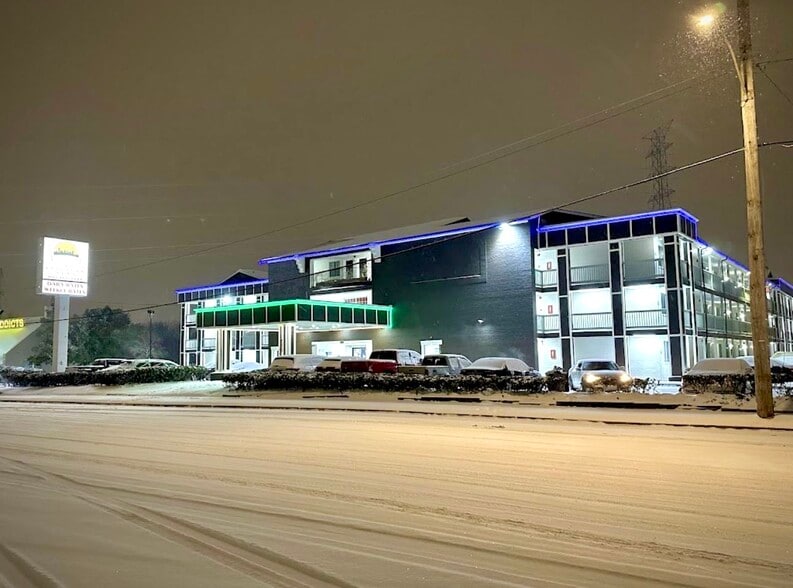 4300 American Way, Memphis, TN for sale - Building Photo - Image 2 of 32