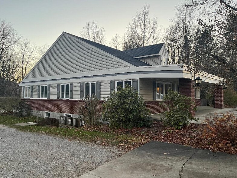 823 W Spring St, Titusville, PA à vendre - Photo du bâtiment - Image 3 de 34