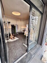 Retail in Paris for lease Building Photo- Image 1 of 4