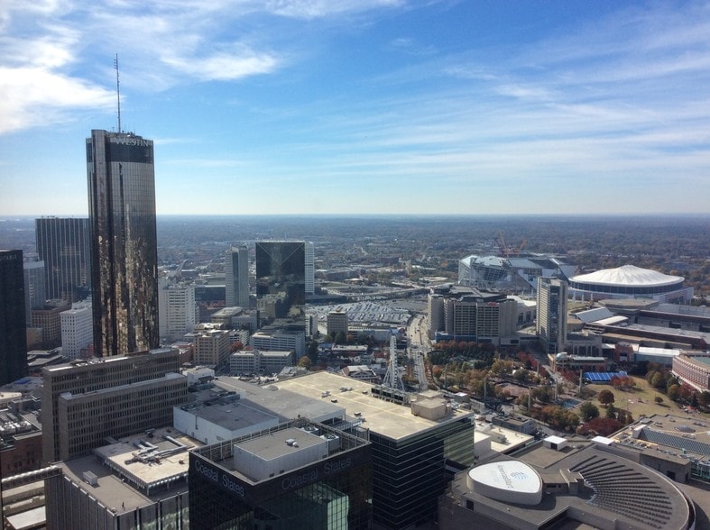 303 Peachtree St Ne, Atlanta, GA à louer - Photo du bâtiment - Image 3 de 5