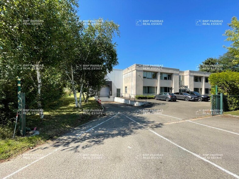 Flex in Coignières for sale - Building Photo - Image 3 of 25