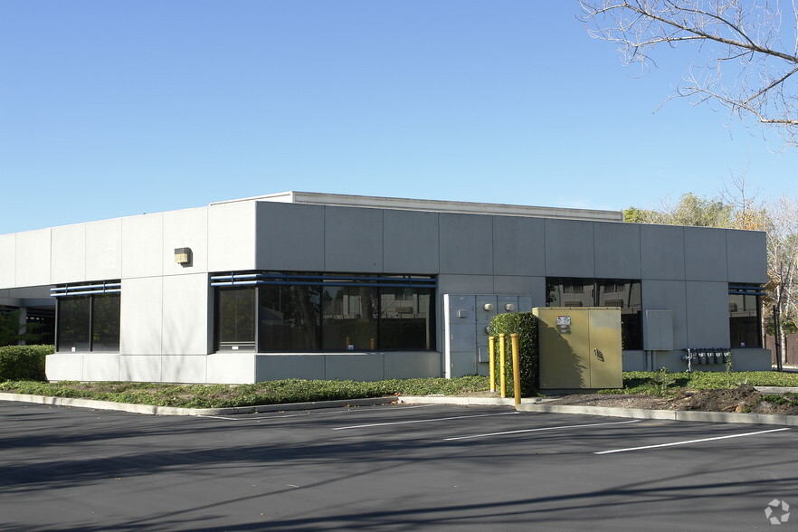 5139-5145 Johnson Dr, Pleasanton, CA for lease - Building Photo - Image 1 of 4