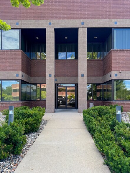 1221 W Mineral Ave, Littleton, CO à louer - Photo du bâtiment - Image 3 de 10