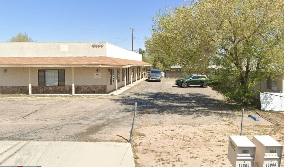 16000 Yucca St, Hesperia, CA à vendre - Photo du bâtiment - Image 2 de 8