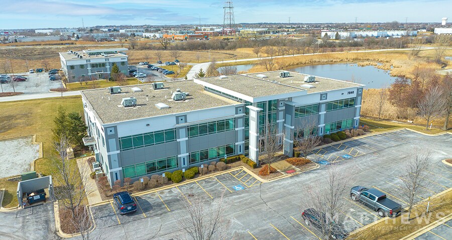 7840 Graphics Dr, Tinley Park, IL for sale - Building Photo - Image 3 of 10
