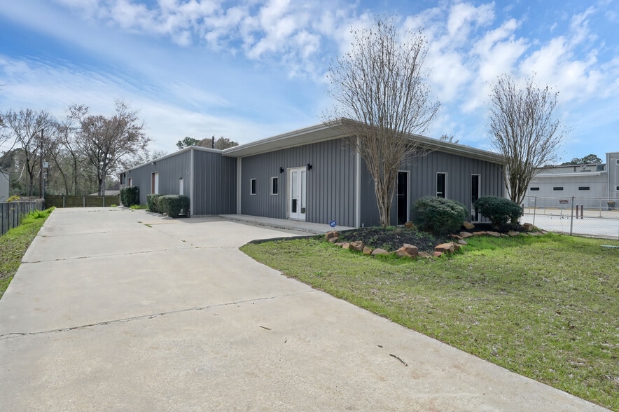 32219 Tamina Rd, Magnolia, TX for lease - Primary Photo - Image 1 of 44