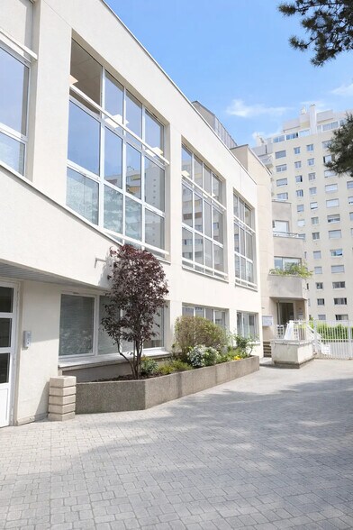 Multifamily in Boulogne-Billancourt for sale - Building Photo - Image 3 of 6