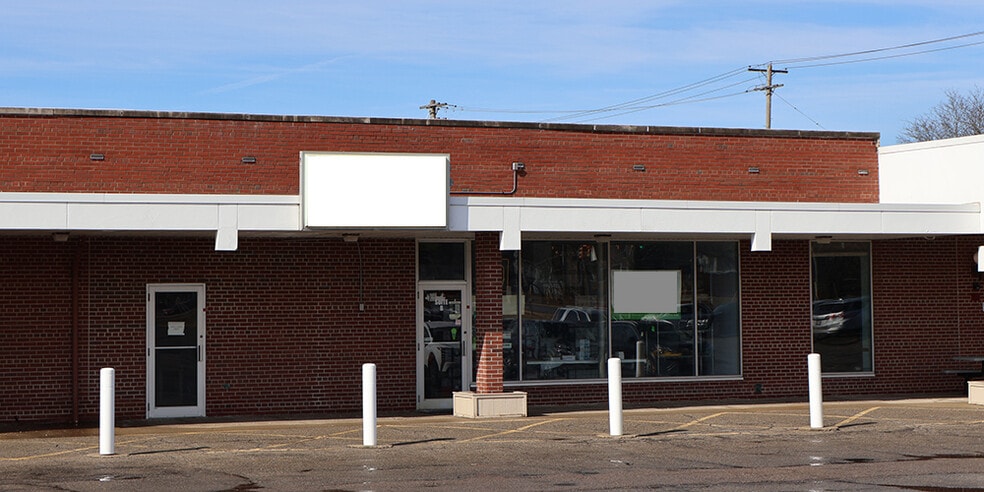 1721 N Grand River Ave, Lansing, MI for lease - Primary Photo - Image 1 of 1