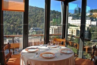 Plus de détails pour Commerce de détail à vendre