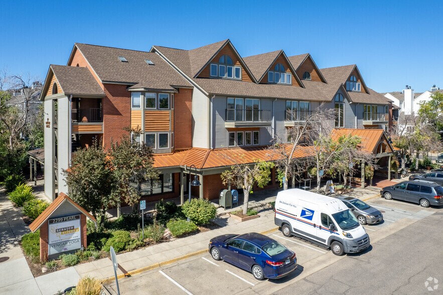 2299 Pearl St, Boulder, CO à louer - Photo du bâtiment - Image 2 de 6