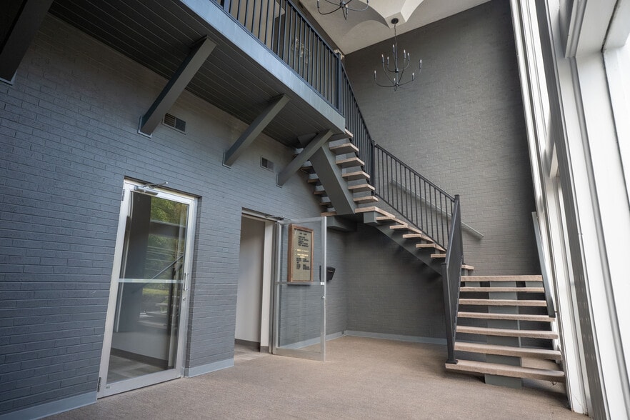 2510 Mosside Blvd, Monroeville, PA for sale - Building Photo - Image 3 of 27