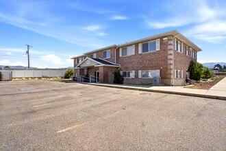 5145 S Airport Rd, Roy, UT à louer Photo intérieure- Image 1 de 11