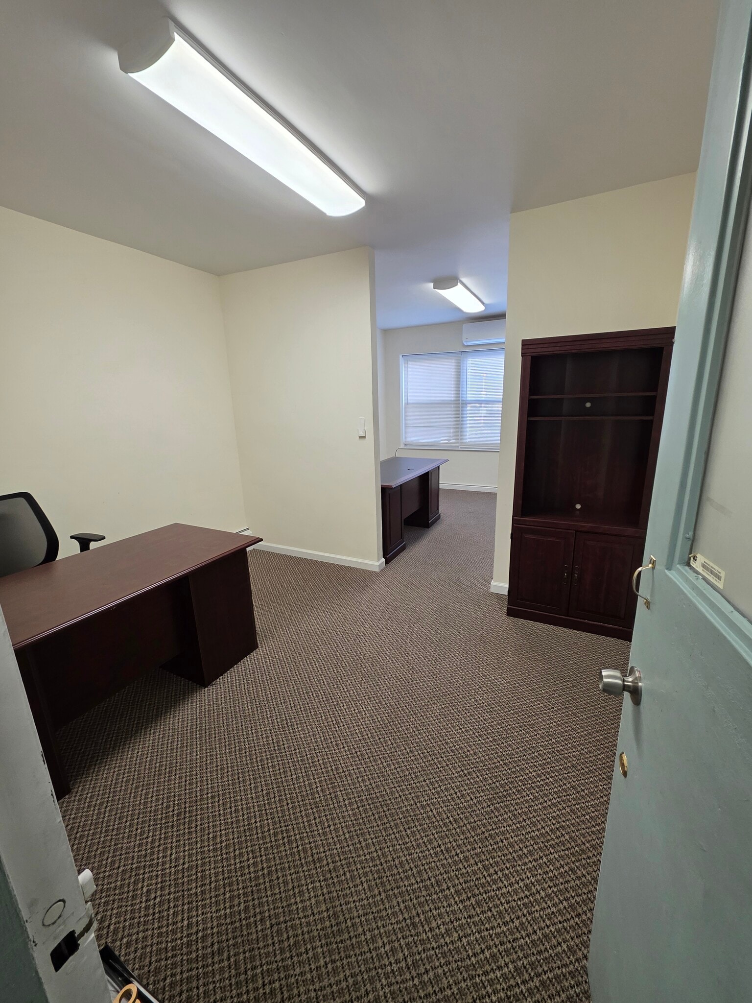 3036-3040 E Tremont Ave, Bronx, NY for lease Interior Photo- Image 1 of 4