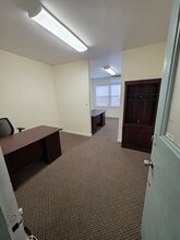 3036-3040 E Tremont Ave, Bronx, NY for lease Interior Photo- Image 1 of 4
