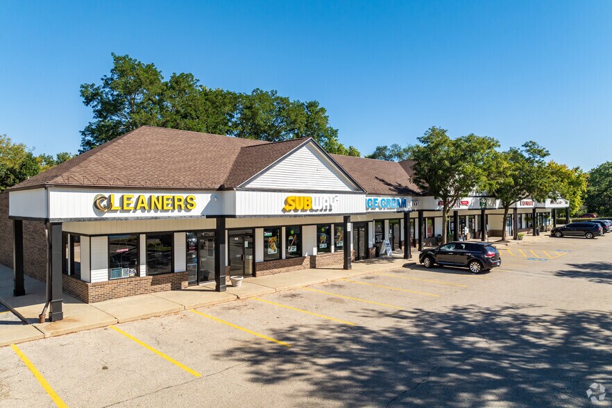 40-60 W Terra Cotta Ave, Crystal Lake, IL à louer - Photo du bâtiment - Image 1 de 13