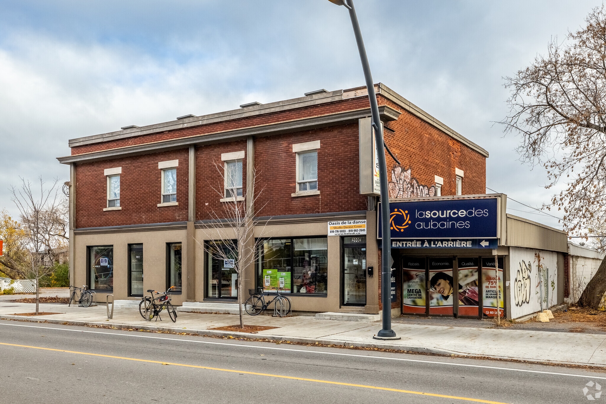 200 Boul Saint-Joseph, Gatineau, QC for lease Primary Photo- Image 1 of 3
