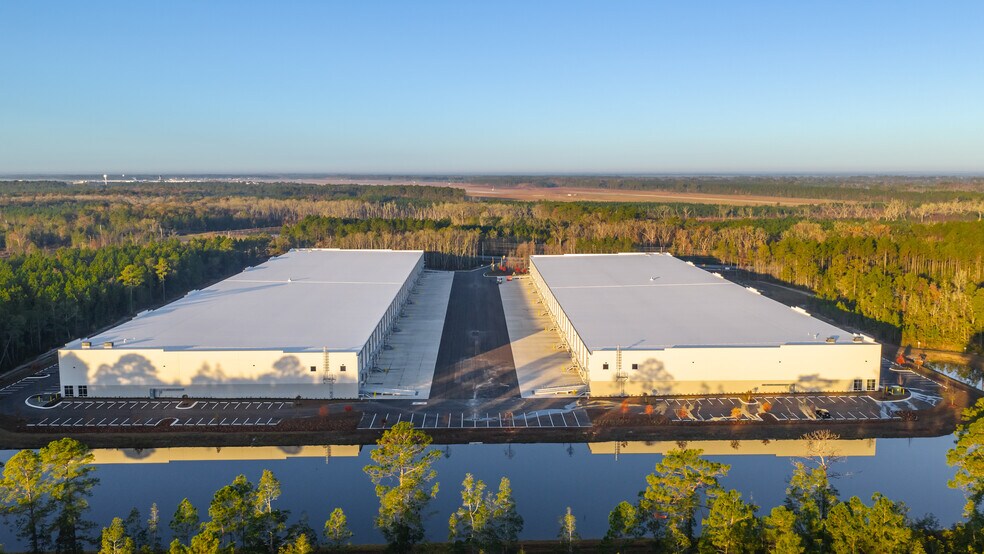 14825 International Airport Blvd, Jacksonville, FL à louer - Photo du bâtiment - Image 2 de 4